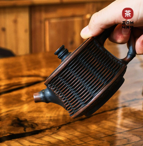 Резной Чайник из Циньчжоу "Корзинка Любао", 280мл