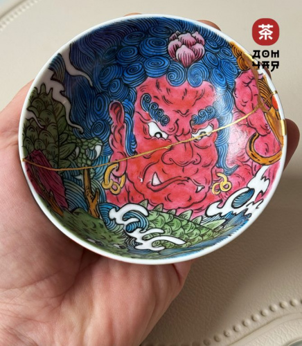 Пиала "Кинцуги" Цзиньдэчжэньский фарфор, ручная роспись,88мл.