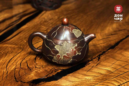 Авторский Чайник из Гуанси "Лотос с Карпами" #269, 160мл.