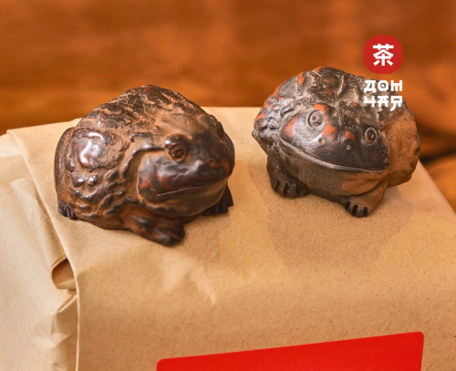 Фигурка "Золотая Жаба Цзинь Чань" дровяной обжиг